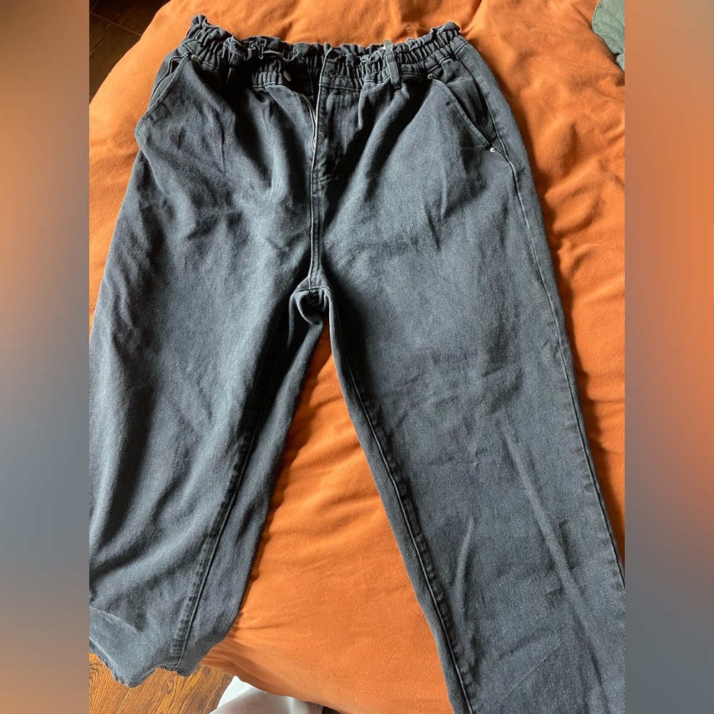 JustFab Black paperbag style Jeans with Classic Design